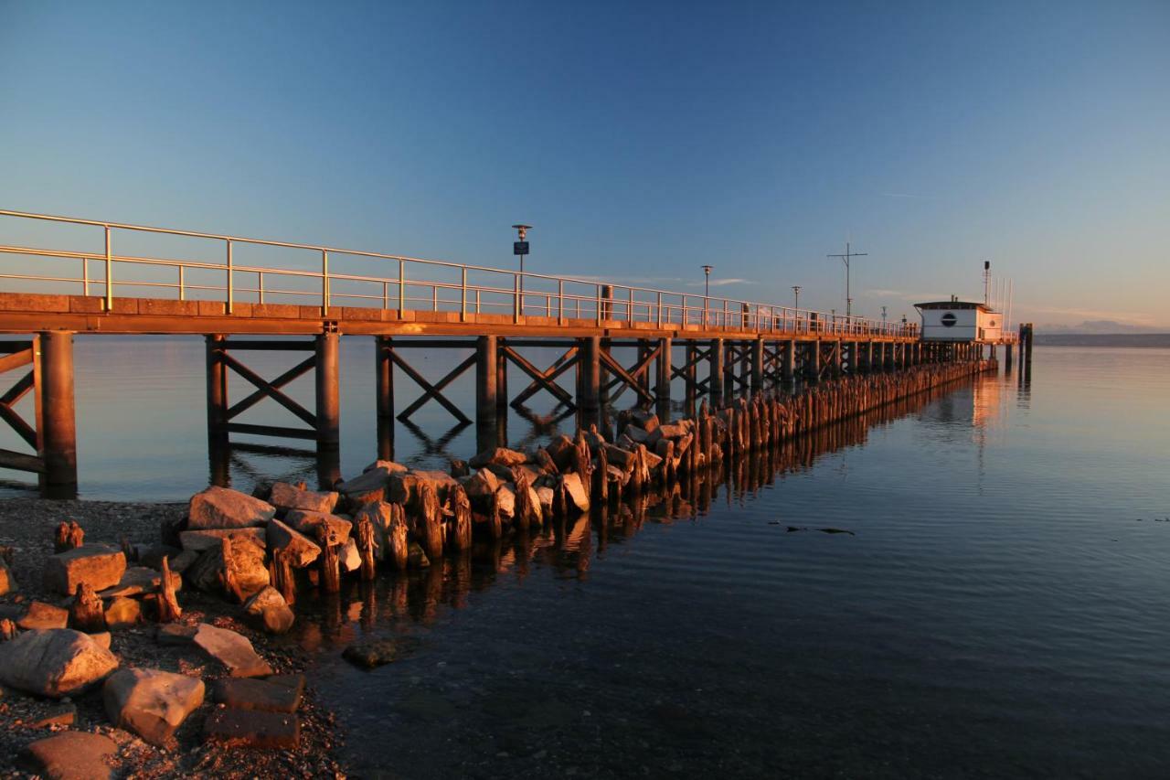 Ferienwohnungen Der Loewen Hagnau am Bodensee Buitenkant foto